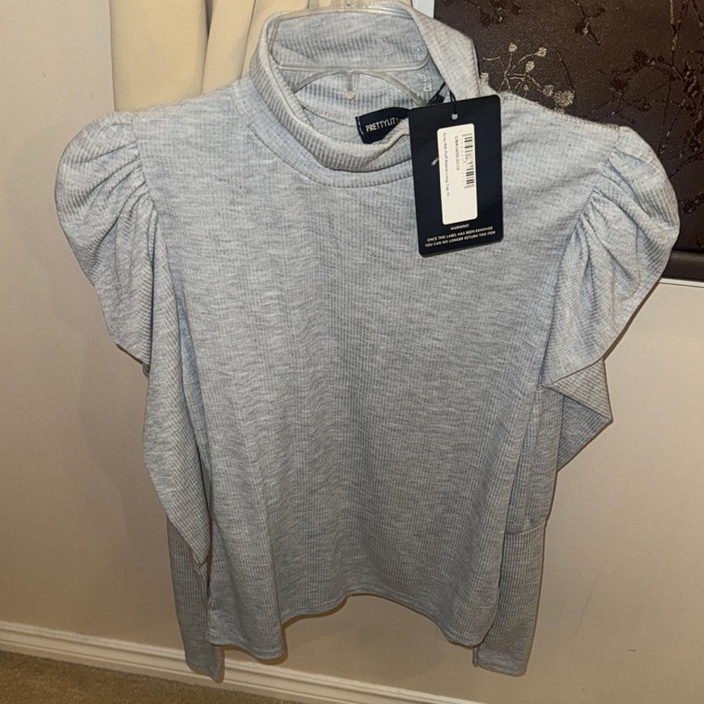 PrettyLittleThing Gray Puff Sleeve Ruffled Blouse